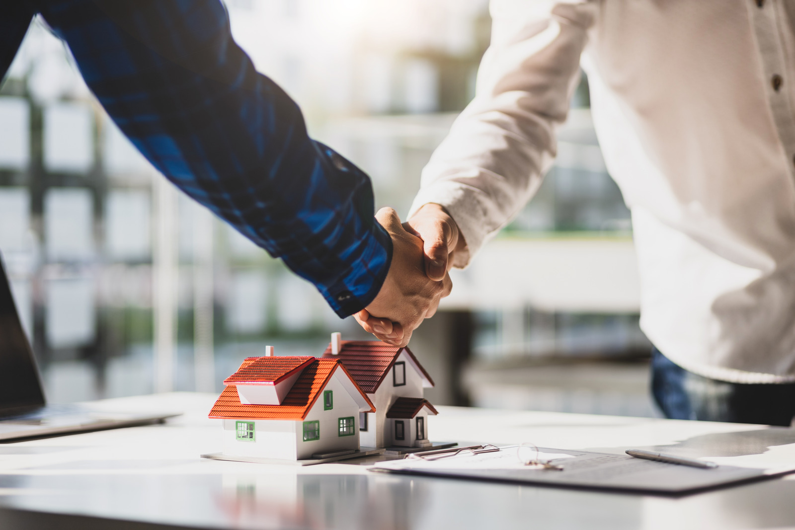 pros and cons of hiring a property management service